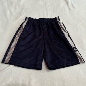 NIKE Boy’s Navy & Silver Lightweight Basketball Shorts - size 7